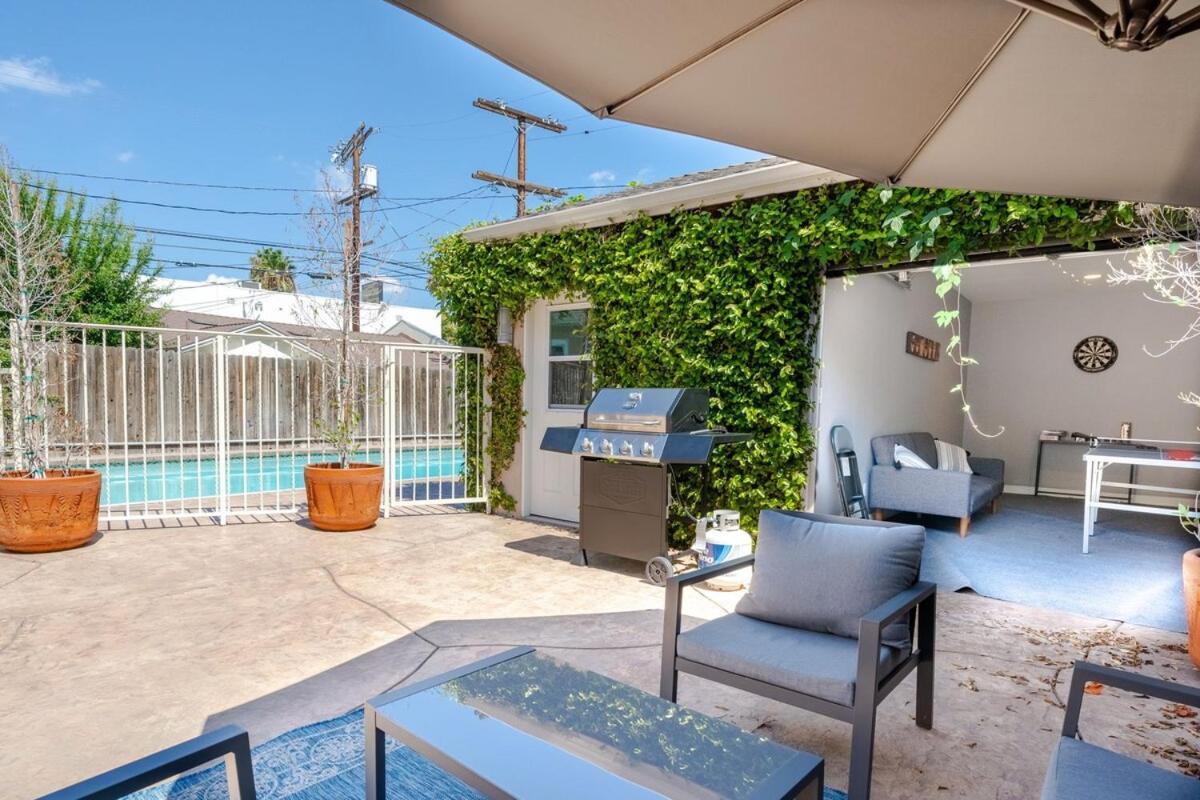 Walk To Ventura Boulevard Pool & Hottub With Pingpong & Bbq *